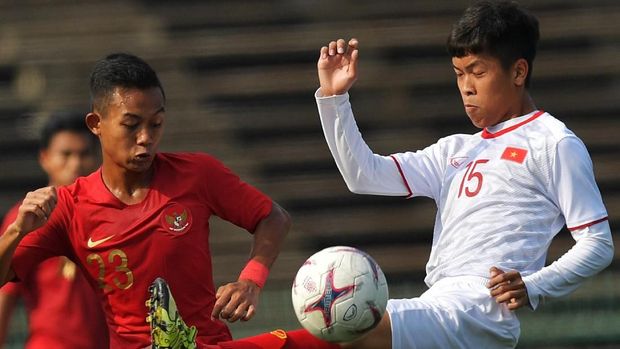 Sani Rizki (kiri) tampil impresif di Piala AFF U-22.