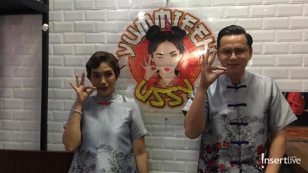 Ussy Sulistiawaty & Andhika Pratama