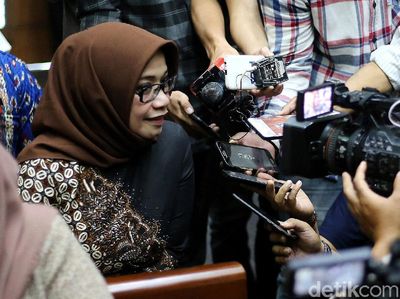 Begini Ekspresi Eni Saragih Usai Divonis 6 Tahun Penjara