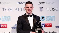 Gelandang bertahan West Ham berusia 20 tahun, Declan Rice, menjadi pemain terbaik di London Football Awards. Meski masih muda, Rice sudah bermain di 25 laga Premier League musim ini dan membantu The Hammers menghuni peringkat 10 klasemen. Foto: Reuters