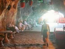 Ada Gua Amat Besar di Nusa Penida, Tahu?