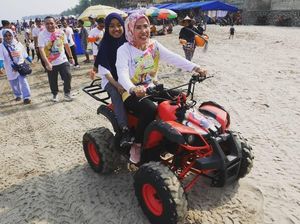 Bupati Tatu Ingin Pantai Anyer-Cinangka Berkonsep Wisata Syariah Bupati Tatu Ingin Pantai Anyer-Cinangka Berkonsep Wisata Syariah