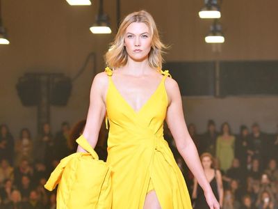 10 Artis Wanita Paling Tinggi di Hollywood, Ada yang Hampir 2 Meter