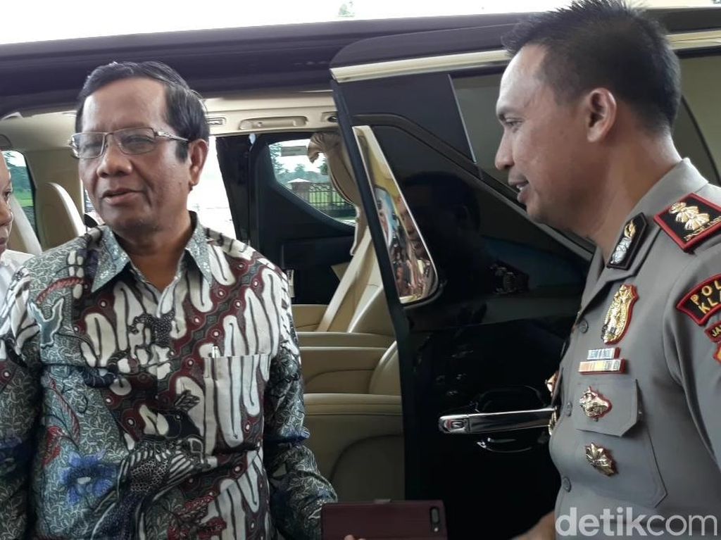 Mahfud Md Dituduh Disuap Camry, Polisi: Kami Akan Tangkap Pelakunya Mahfud Md Dituduh Disuap Camry, Polisi: Kami Akan Tangkap Pelakunya