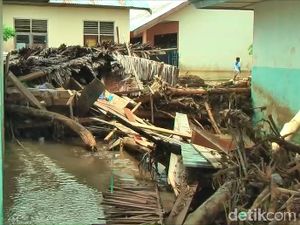 Banjir Terjang Mamuju Sulbar, Sekolah Diliburkan