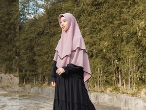 Gaya Syari Terbaru Lindswell Kwok yang Dipuji Netizen Makin Cantik Gaya Syari Terbaru Lindswell Kwok yang Dipuji Netizen Makin Cantik