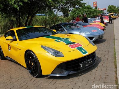 Saat Puluhan Ferrari Uji Jalan Tol Trans Jawa