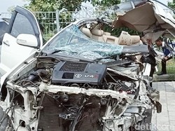Begini Penampakan SUV yang Tabrakan di Tol Madiun