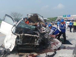 Tragedi SUV Melaju Kencang yang Tewaskan 3 Orang di Tol Madiun