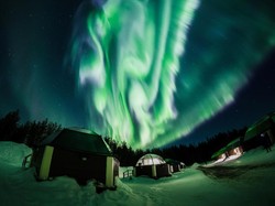 Menyaksikan Indahnya Tarian Cahaya di Langit Finlandia
