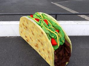 Keren! Food Art Ini Mendandani Kasur Bekas Jadi Bentuk Makanan