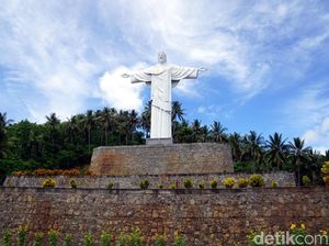Kembaran Patung Yesus Memberkati Brasil, Ada di Pulau Lembeh