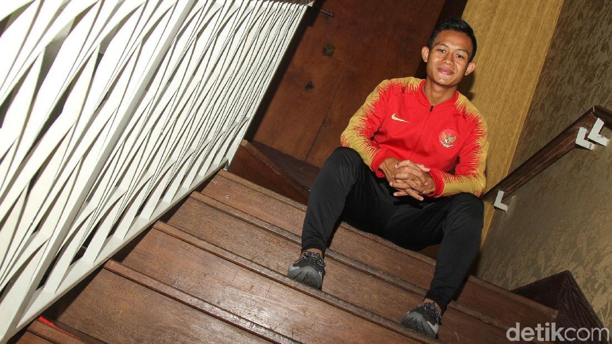 Sani Rizki Fauzi turut mendoakan korban bajir Jabodetabek dan Banten.  (Rifkianto Nugroho/detikSport)
