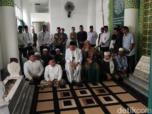Kunjungan ke Karawang, Maruf Amin Ziarah ke Makam Syekh Quro Kunjungan ke Karawang, Maruf Amin Ziarah ke Makam Syekh Quro