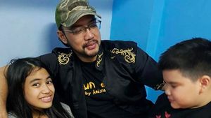 Mengenang 8 Momen Kebersamaan Sandy Tumiwa Bersama Anak-anaknya