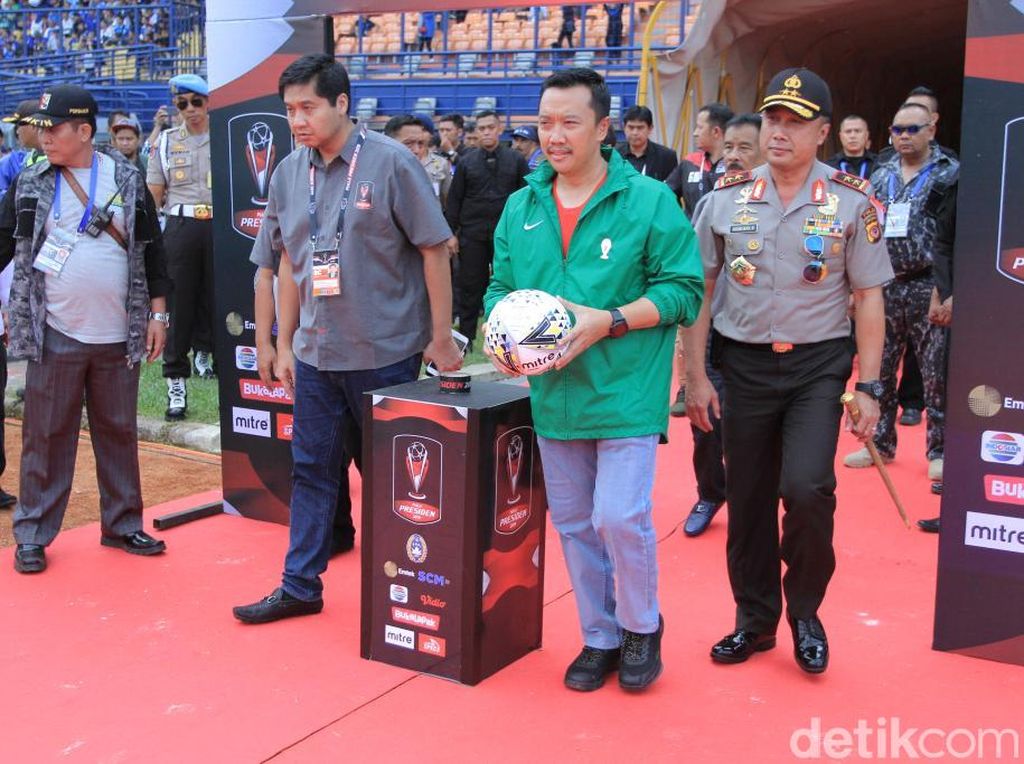 Menpora Imam Nahrawi Buka Piala Presiden Menpora Imam Nahrawi Buka Piala Presiden