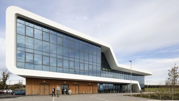 Megahnya Kantor di Tengah Taman Senilai Rp 280 M