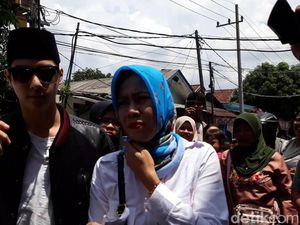 Setelah Dul, Giliran Al Datang Menyusul Jenguk Dhani Setelah Dul, Giliran Al Datang Menyusul Jenguk Dhani