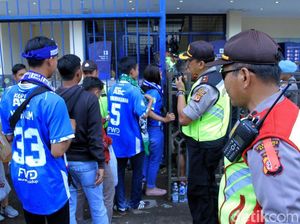 1.500 Aparat Siap Amankan Pertandingan Persib vs Borneo FC 1.500 Aparat Siap Amankan Pertandingan Persib vs Borneo FC