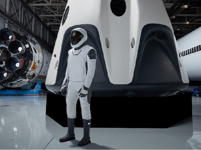 SpaceX Fly Female Mannequin to Space 5 SpaceX send female mannequin to space