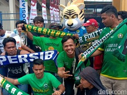 Adu Seru Bobotoh-Kabo Mania di Piala Presiden