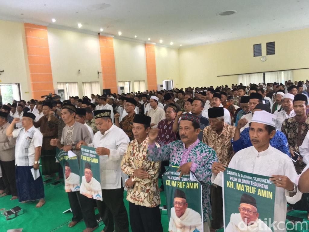 Gus dan Santri Kampung di Jombang Deklarasi Dukung Jokowi-Maruf Amin Gus dan Santri Kampung di Jombang Deklarasi Dukung Jokowi-Maruf Amin