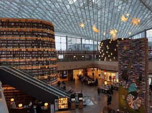 Perpustakaan di Mal Bawah Tanah Bisa Sekeren Ini!