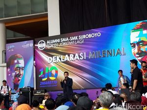 Momen Pertama Kali Emil Dardak Tampil Dukung Jokowi