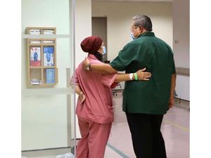 Kenapa Donor Sumsum Tulang Penting untuk Kanker Darah Ani Yudhoyono? Kenapa Donor Sumsum Tulang Penting untuk Kanker Darah Ani Yudhoyono?