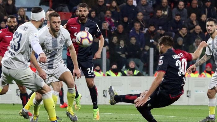 Inter Milan tumbang di markas Cagliari (Fabio Murru/ANSA via AP) Inter Milan tumbang di markas Cagliari (Fabio Murru/ANSA via AP)