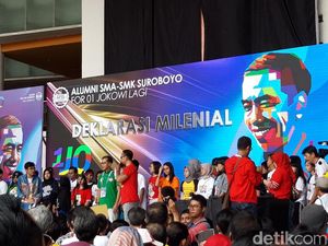 Alumni SMA Surabaya Dukung Jokowi, TKD: Kemajuan Dirasakan Rakyat Alumni SMA Surabaya Dukung Jokowi, TKD: Kemajuan Dirasakan Rakyat