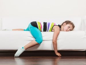 Gemar Rebahan Saat Liburan? Ini Kata Psikolog Soal The Art of Doing Nothing