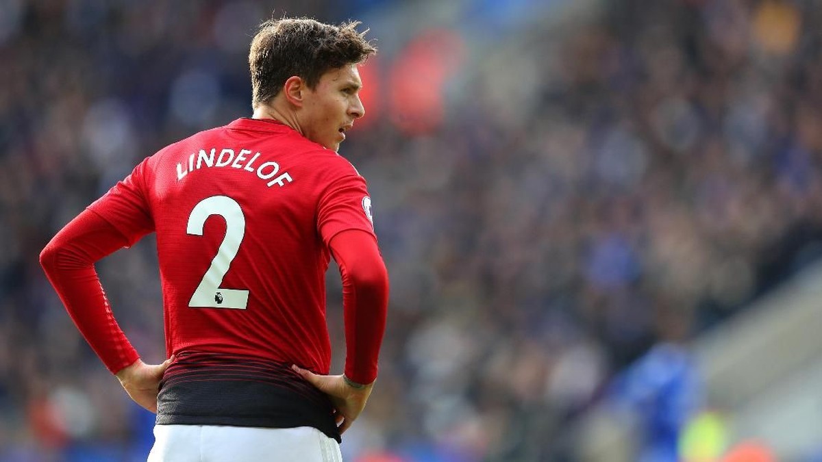 Victor Lindelof tak dendan pada eks manajer Man United Jose Mourinho. (Foto: Catherine Ivill/Getty Images)
