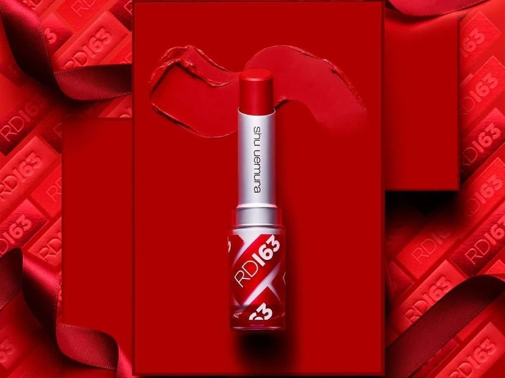 Shu Uemura Rilis Lipstik Merah yang Cocok ke Semua Warna Kulit Wanita Asia Shu Uemura Rilis Lipstik Merah yang Cocok ke Semua Warna Kulit Wanita Asia