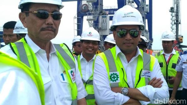 Momen Luhut dan Budi Karya Tinjau Pelabuhan Kuala Tanjung