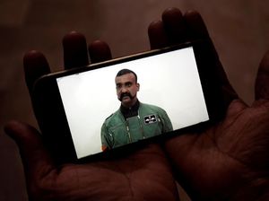 Pakistan Bebaskan dan Pulangkan Pilot India yang Sempat Ditahan