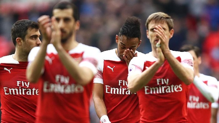 Sedih Penaltinya Gagal, Aubameyang Disemangati Anaknya