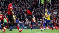Enam menit berselang, Lukaku membalikkan keadaan. Tapi Soton merespons lewat gol tendangan bebas James Ward-Prowse di menit ke-75. Reuters/Carl Recine.
