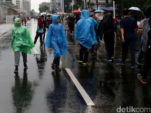 Meski Hujan, Warga Tetap Antusias Berolahraga di CFD
