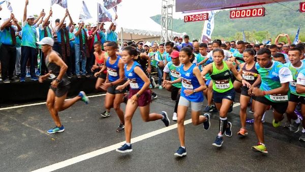 Ribuan Pelari Antusias Ikuti BRI Mandeh Run 2019
