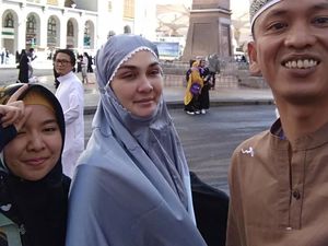 Dekat dengan Anak Konglo Mirip Reino, Luna Maya Diramal Tak Balik ke Ariel Dekat dengan Anak Konglo Mirip Reino, Luna Maya Diramal Tak Balik ke Ariel