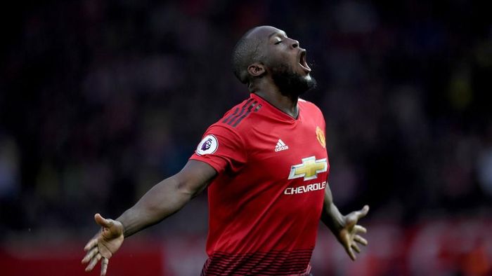 Romelu Lukaku mau liburan dulu sebelum memberi jawaban apakah bertahan di Manchester United atau gabung Inter Milan (Shaun Botterill/Getty Images) Romelu Lukaku mau liburan dulu sebelum memberi jawaban apakah bertahan di Manchester United atau gabung Inter Milan (Shaun Botterill/Getty Images)