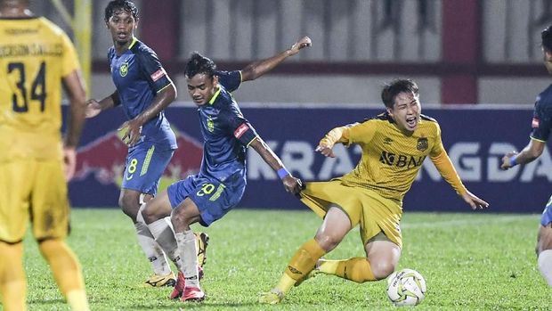 Babak I: Penalti Salles Bawa Bhayangkara Ungguli Bali United