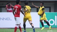 Keunggulan Bhayangkara FC menjauh pada menit ke-79. Ilham Udin, yang baru masuk ke lapangan, mampu mencatatkan namanya di papan skor dan membawa The Guardian memimpin 3-1. Dan Bhayangkara FC kembali mengamankan jaraknya dengan Semen Padang. Muhammad Hargianto mencetak gol keempat untuk timnya, atau gol keenam di pertandingan kali ini, dan membawa juara Liga 1 2017 itu unggul 4-2.