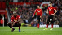 Menutup babak pertama dalam posisi tertinggal, MU meningkatkan intensitas di paruh kedua. Reuters/Carl Recine.