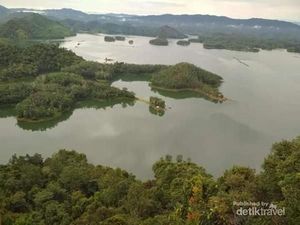 3 Destinasi Ini Dijuluki Raja Ampat KW, Tapi Tetep Cantik