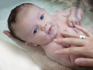 Panduan Memandikan Bayi, Bunda Wajib Tahu