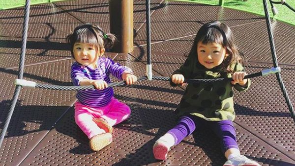 6 Foto Menggemaskan Satsuki dan Miko, Anak-anak Marie Kondo