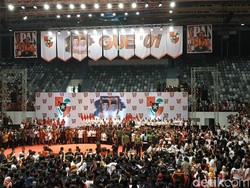 Didukung Relawan Pemuda Pancasila, Jokowi Disambut Lagu Metallica
