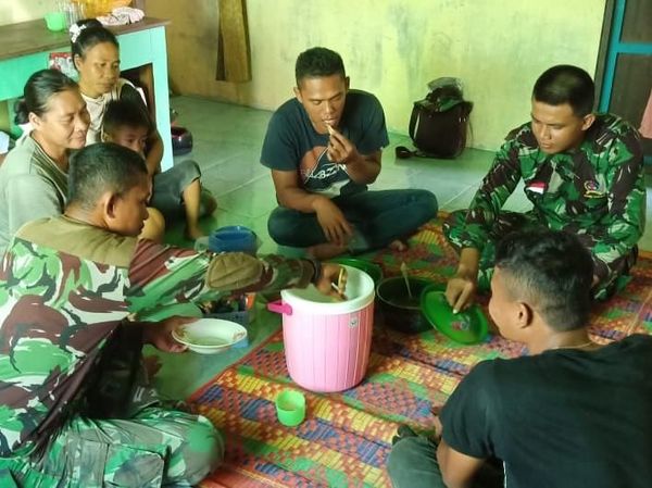 Satgas TMMD, Tinggal dan Makan Bersama Warga